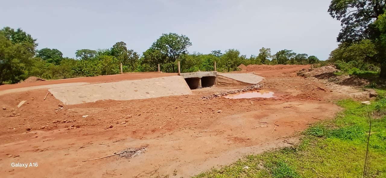 MOHA COM SARL - travaux BTP, voirie et ouvrages de drainage au Mali - chantier BTP: ouvrage de drainage et terrassement