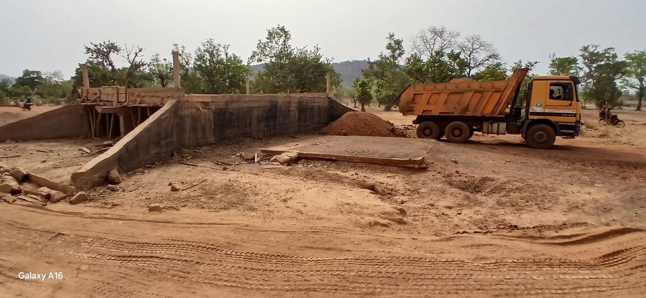 MOHA COM SARL - travaux BTP, voirie et ouvrages de drainage au Mali - chantier de construction/terrassement