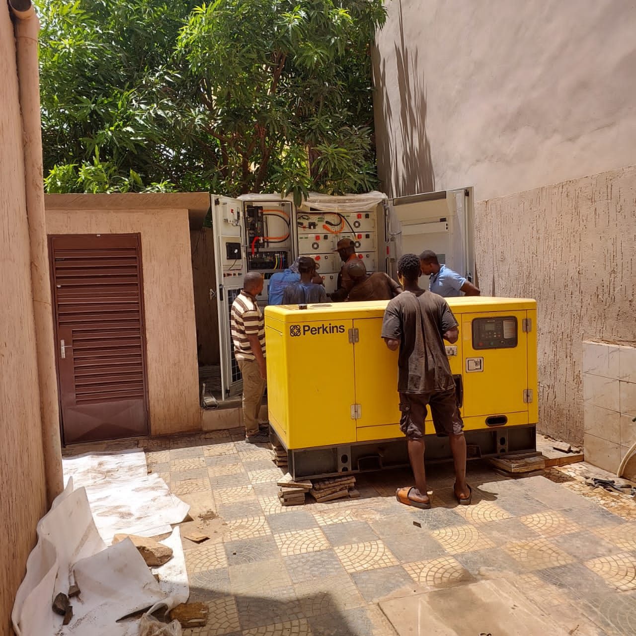 MOHA COM SARL - équipements et installations électriques HTA/BT - groupe electrogene/equipement électrique