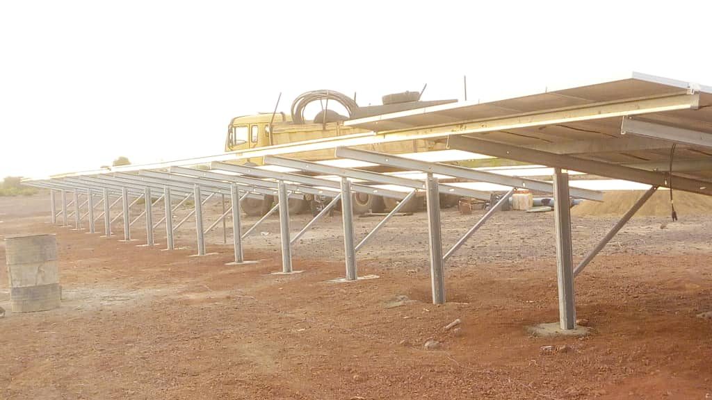 Panneaux solaires installés par MOHA COM SARL au Mali